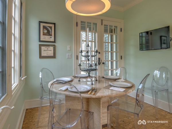 Hamptons Home 1020422