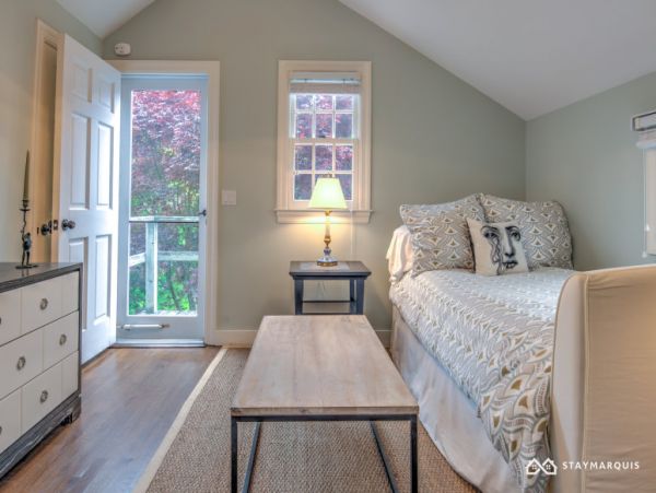 Hamptons Home 1020422