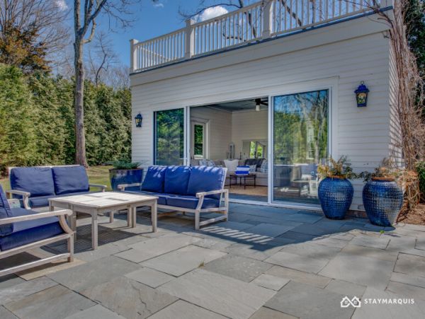 Hamptons Home 1020423