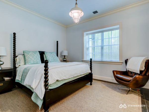 Hamptons Home 1020423