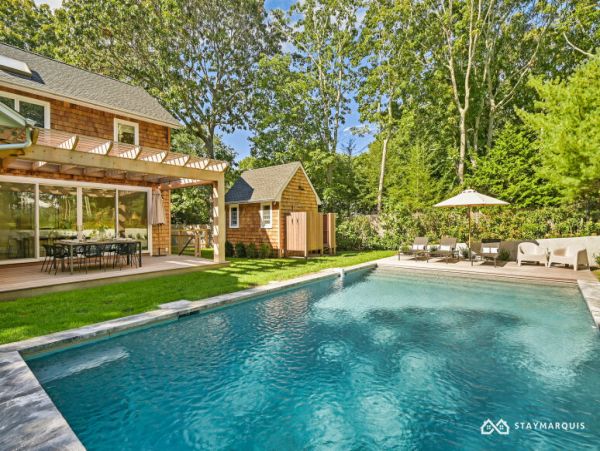 Hamptons Home 1020425