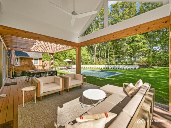 Hamptons Home 1020425