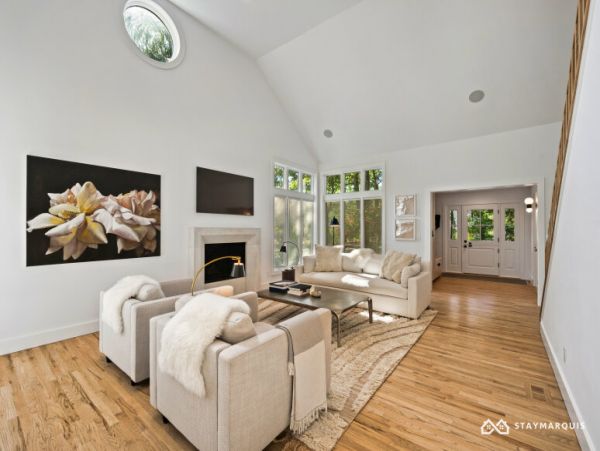 Hamptons Home 1020425