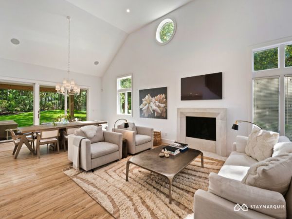 Hamptons Home 1020425
