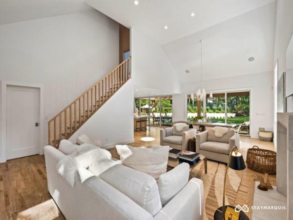 Hamptons Home 1020425