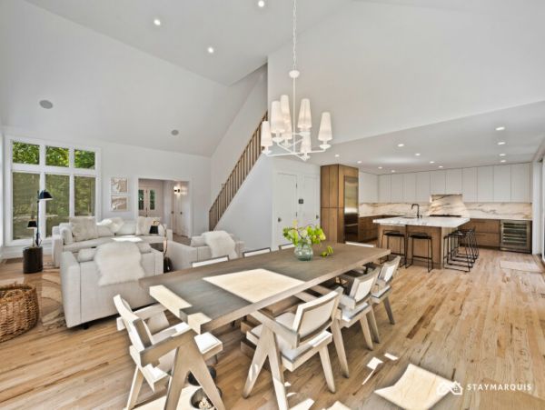Hamptons Home 1020425