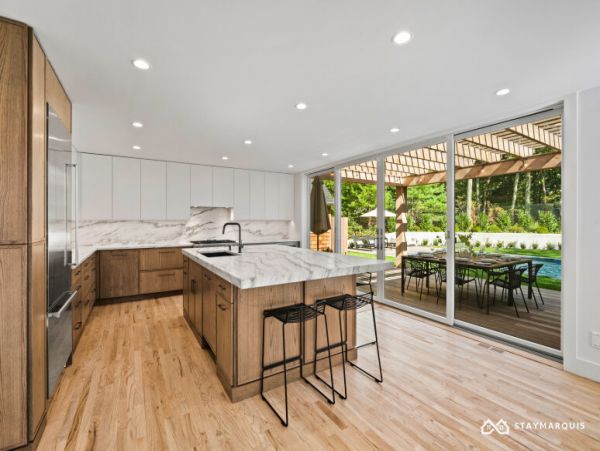 Hamptons Home 1020425