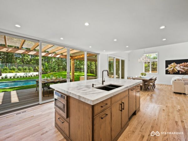 Hamptons Home 1020425