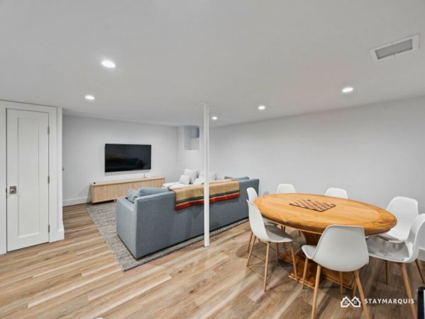 Hamptons Home 1020425