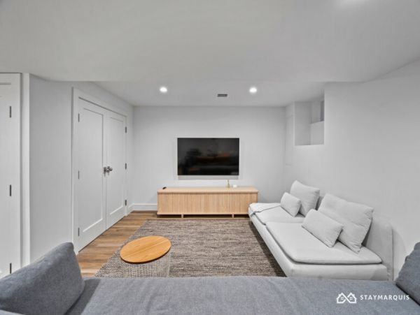 Hamptons Home 1020425
