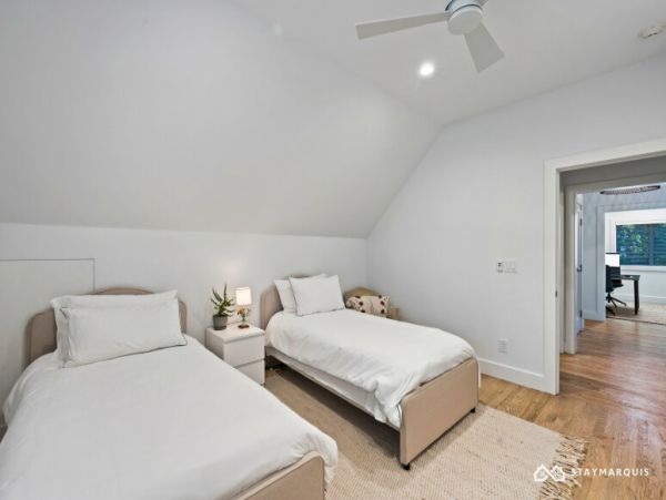 Hamptons Home 1020425