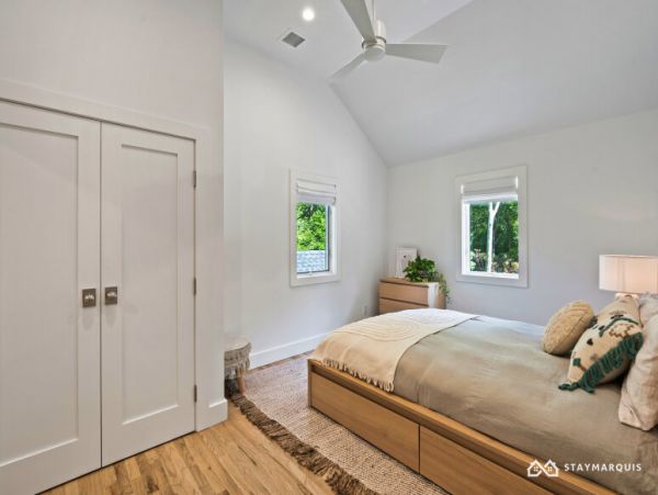Hamptons Home 1020425