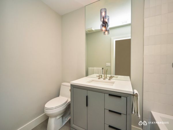 Hamptons Home 1020425