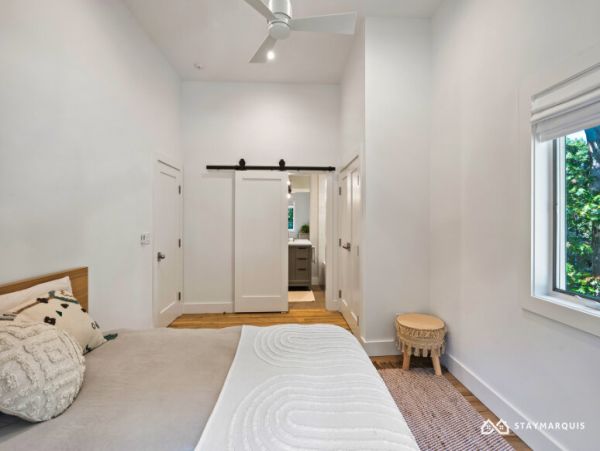 Hamptons Home 1020425
