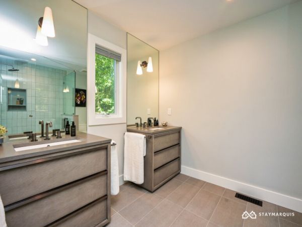 Hamptons Home 1020425