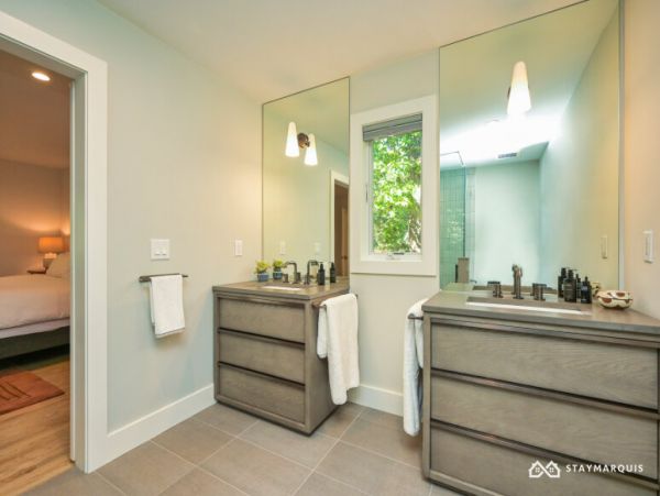 Hamptons Home 1020425