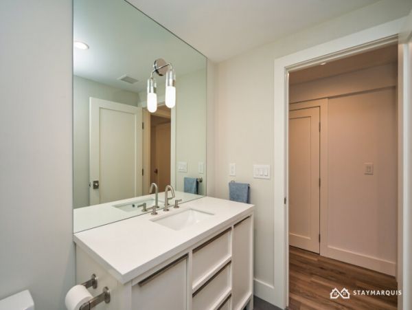Hamptons Home 1020425