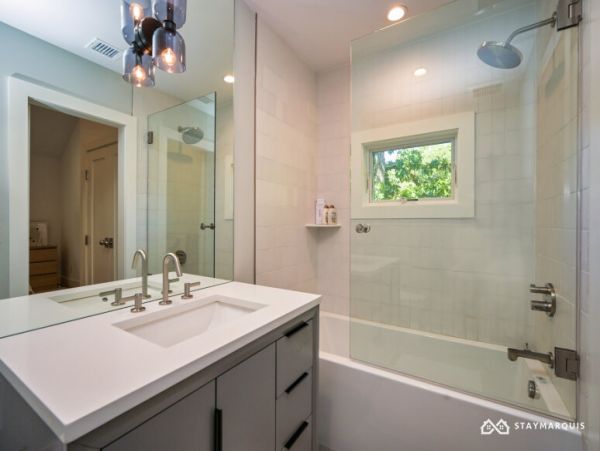 Hamptons Home 1020425
