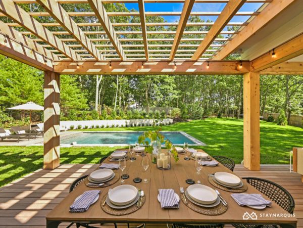 Hamptons Home 1020425