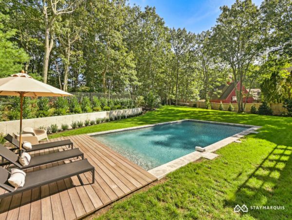 Hamptons Home 1020425