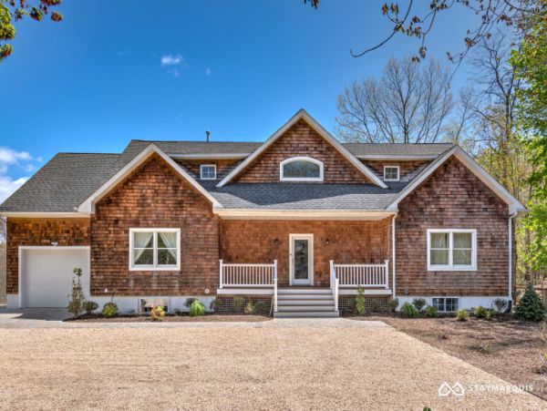 Hamptons Home 1020426