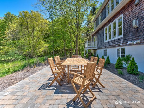 Hamptons Home 1020426