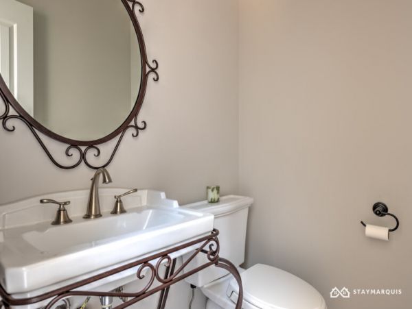 Hamptons Home 1020426
