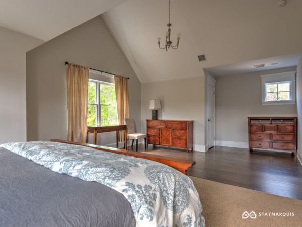 Hamptons Home 1020426