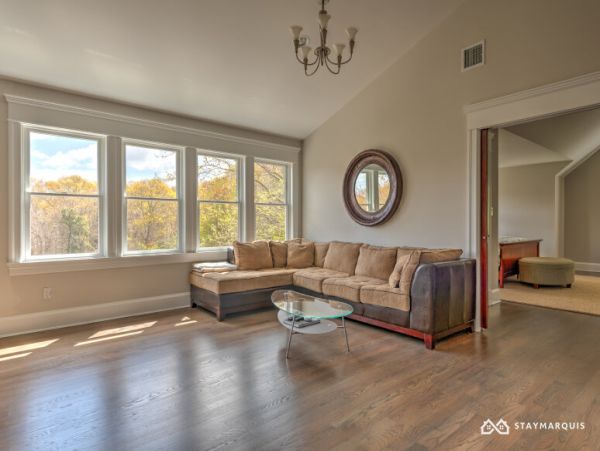Hamptons Home 1020426