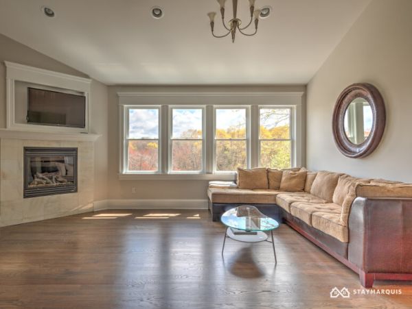 Hamptons Home 1020426