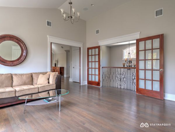 Hamptons Home 1020426