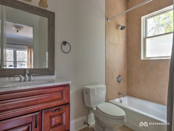 Hamptons Home 1020426