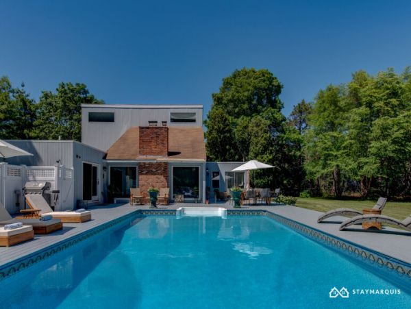Hamptons Home 1020429
