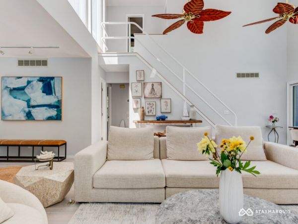 Hamptons Home 1020429