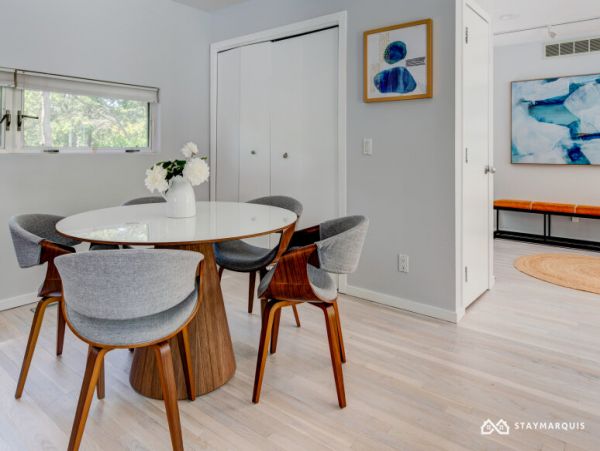 Hamptons Home 1020429