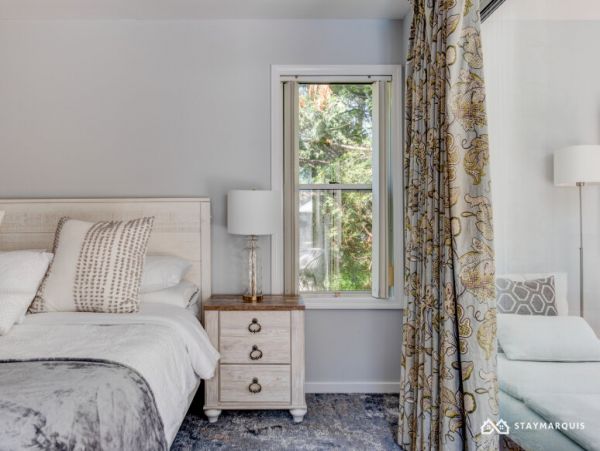 Hamptons Home 1020429