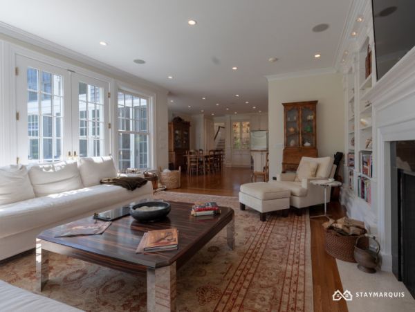 Hamptons Home 1020431
