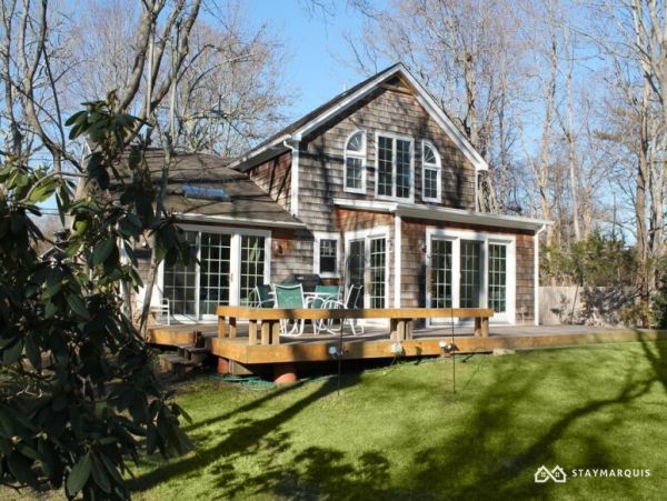 Hamptons Home 1020434