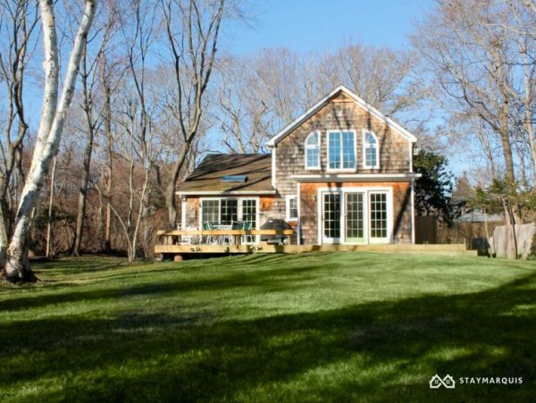 Hamptons Home 1020434