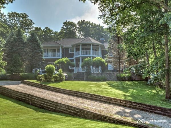 Hamptons Home 1020435