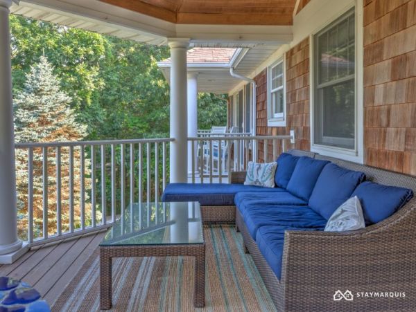 Hamptons Home 1020435