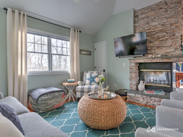 Hamptons Home 1020435