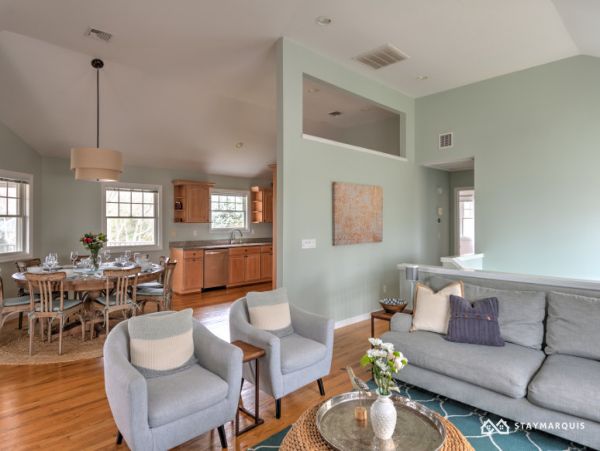 Hamptons Home 1020435
