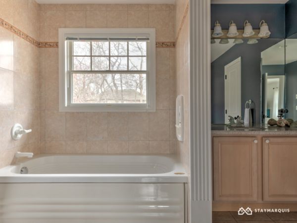 Hamptons Home 1020435