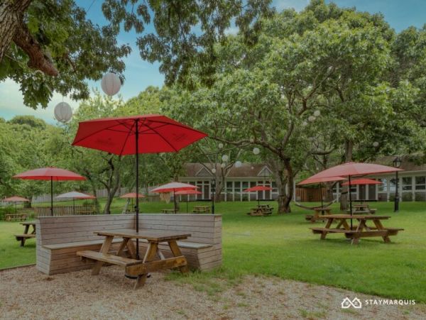 Hamptons Home 1020436