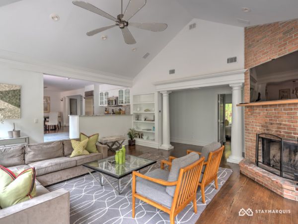 Hamptons Home 1020437