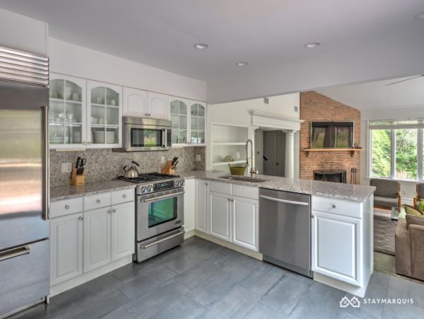 Hamptons Home 1020437