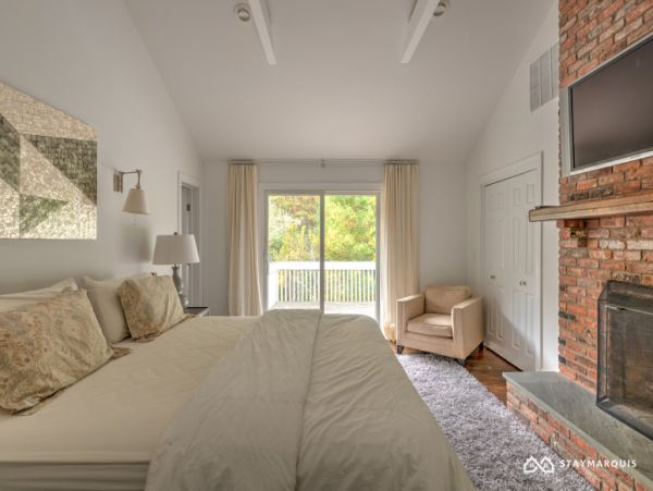 Hamptons Home 1020437