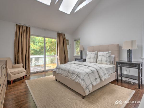 Hamptons Home 1020437