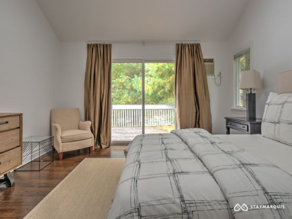 Hamptons Home 1020437